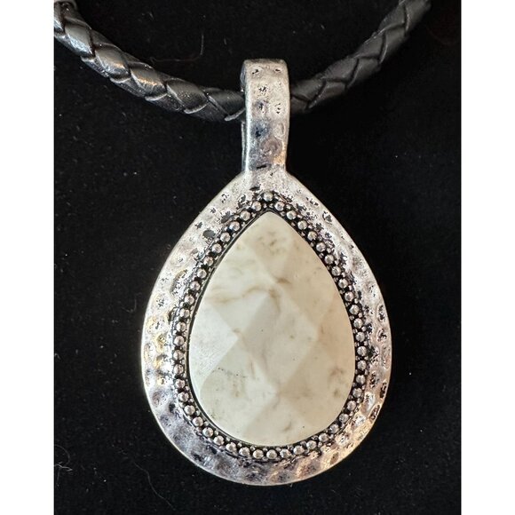 Premier Designs Necklace & Reversible Earrings Set: Versatile Jewelry for Every - Picture 1 of 10